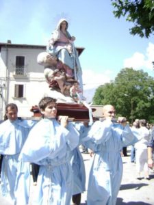 La Madonna in processione - Vallemare di Borbona 2010